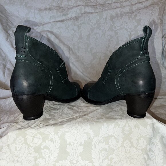 FLUEVOG EAST END PORTER Peacock Heeled Booties Ankle Boots LIKE NEW - Picture 5 of 13